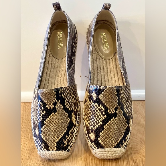 New! Michael by Michael Kors Snake Espadrilles
100% Genuine Leather Flats Sz.8.5 - Picture 2 of 4